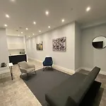 Kempston Suites Liverpool Apartment 10